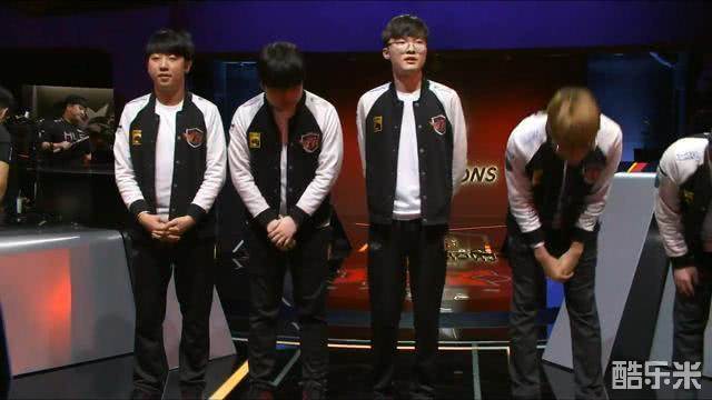 两人的步伐 两人的步伐