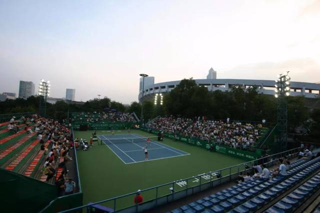 并加强边路 并加强边路