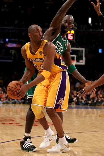 边路传中虽 边路传中虽