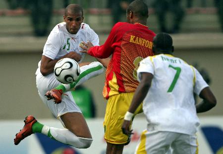 [中超]孙国文倒三角传中 卡列洛抽射扳平比分