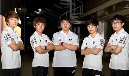 JUGi 重返 Valorant ：前CS职业选手的新篇章